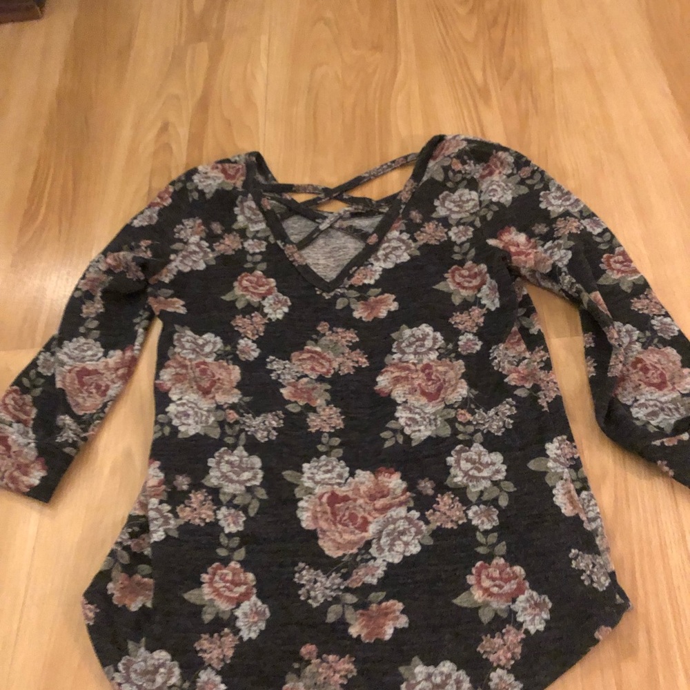 Floral cross front shorter sleeve sweater